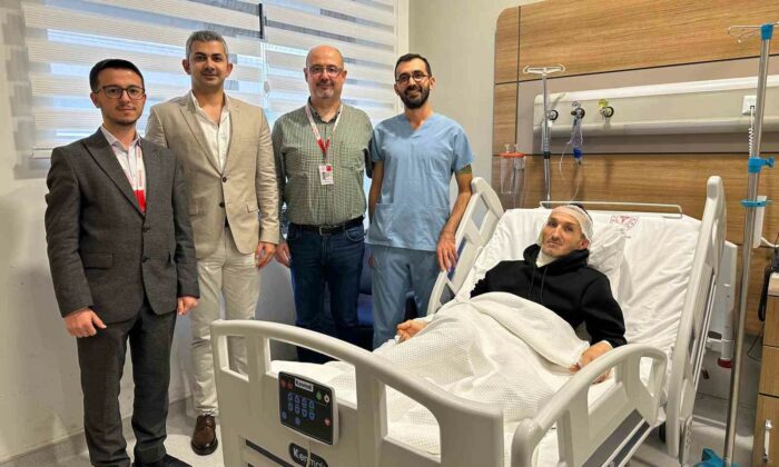 Kopmak üzere olan kulağı kurtarıldı