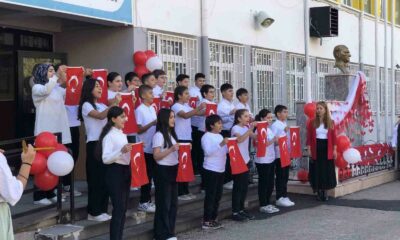 Battalgazi öğretmenlerinden Cumhuriyet Bayramı’na mini konser