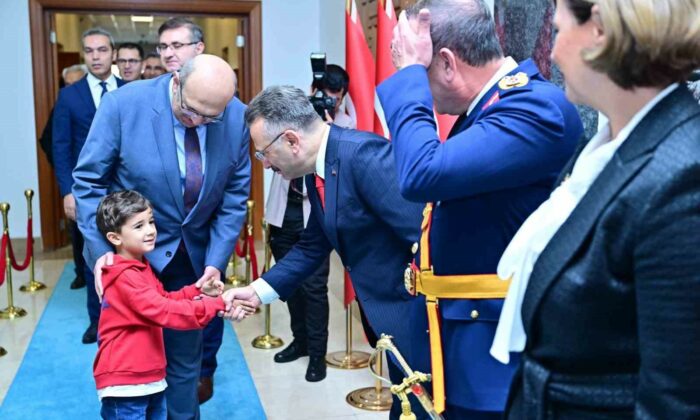 Vali Hüseyin Aksoy, 29 Ekim Cumhuriyet Bayramı tebriklerini kabul etti