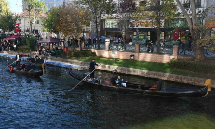 Cumhuriyet Bayramı’nı fırsat bilen turistler Eskişehir’e akın etti