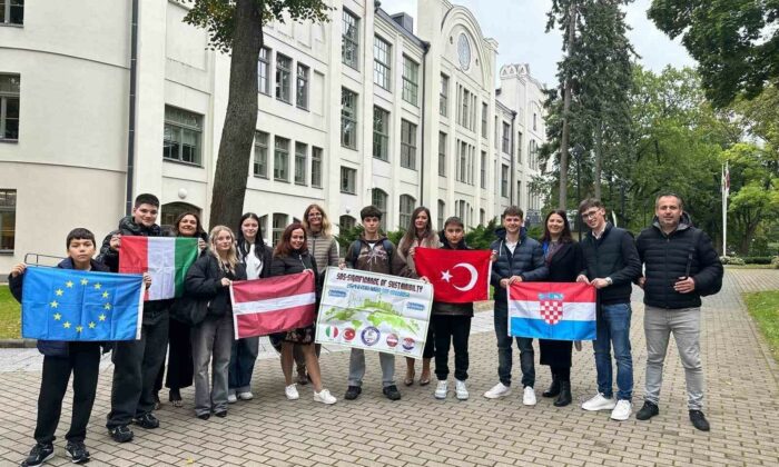 Gediz Altınkent Ortaokulu, Erasmus+ projesiyle Letonya’da