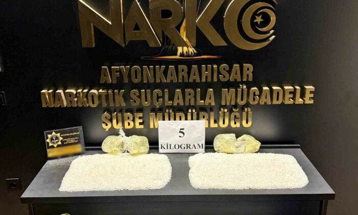 Gübre çuvallarının arasından 5 kilogram uyuşturucu çıktı
