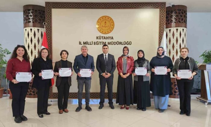 Kütahya’da Erasmus projesi katılımcılarına belgeleri takdim edildi