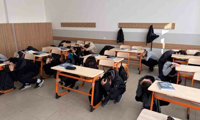 Kütahya’da tüm okullarda eş zamanlı deprem tatbikatı