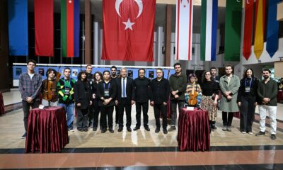Rektör Adıgüzel, Çalgı Yapımı ve Onarımı Bölümü öğrencilerinin sergisini gezdi