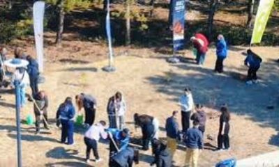 Öğrenciler, polis ekipleriyle birlikte fidan dikti